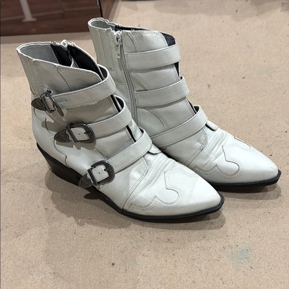 Indigo Rd Women's White western Ankle Boots - Picture 1 of 5